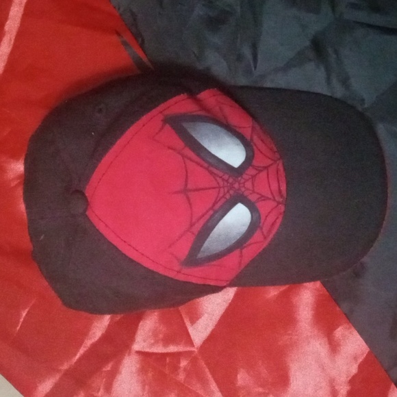 SPIDERMAN CAPE & HAT - Picture 3 of 6